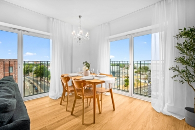 Modern Apartment * 2 Bedroom * Balcony* Parking