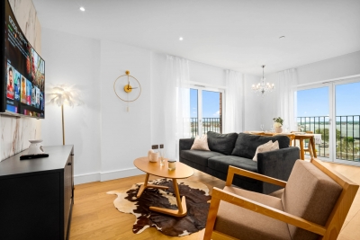 Modern Apartment * 2 Bedroom * Balcony* Parking