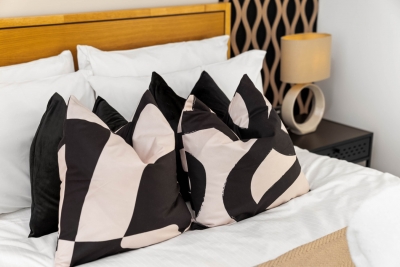 Luxury 2 Bedroom with Balcony - Fast Wi-Fi - Netflix