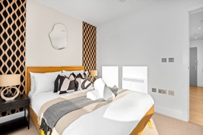 Luxury 2 Bedroom with Balcony - Fast Wi-Fi - Netflix