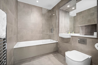 Luxury 2 Bedroom with Balcony - Fast Wi-Fi - Netflix