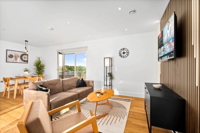 Luxury 2 Bedroom with Balcony - Fast Wi-Fi - Netflix
