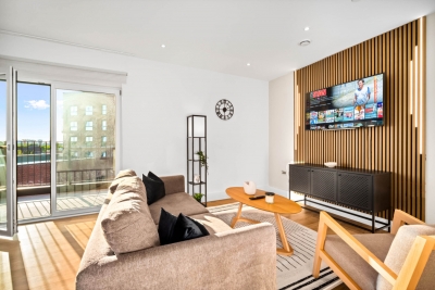 Luxury 2 Bedroom with Balcony - Fast Wi-Fi - Netflix