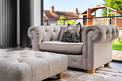Stylish 3 Bedroom House - Garden - Parking - Outdoor Playground
