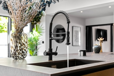 Stylish 3 Bedroom House - Garden - Parking - Outdoor Playground