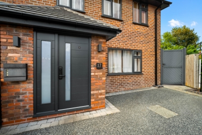Stylish 3 Bedroom House - Garden - Parking - Outdoor Playground