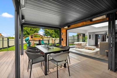 Stylish 3 Bedroom House - Garden - Parking - Outdoor Playground
