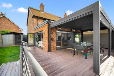 Stylish 3 Bedroom House - Garden - Parking - Outdoor Playground