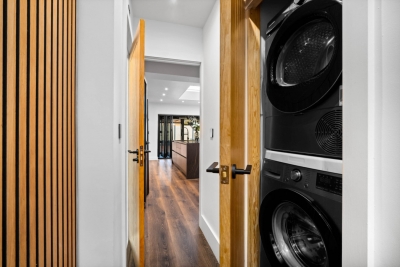 Stylish 3 Bedroom House - Garden - Parking - Outdoor Playground