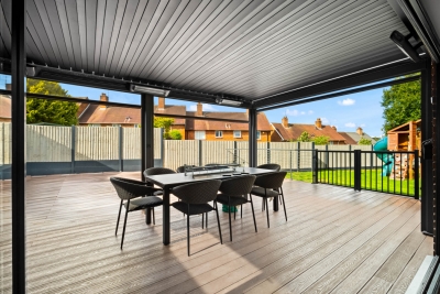 Stylish 3 Bedroom House - Garden - Parking - Outdoor Playground