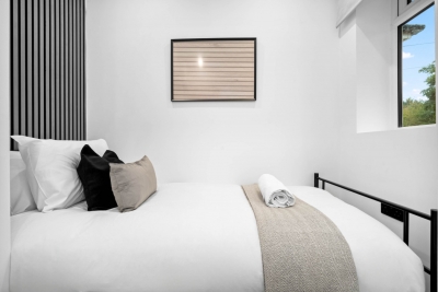 Stylish Four Bedroom House - Garden - Parking
