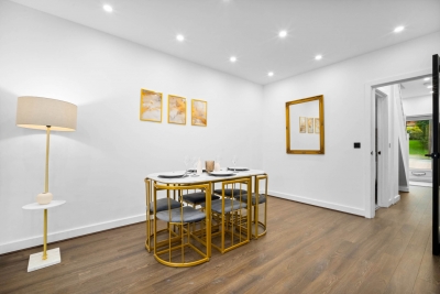 Stylish Four Bedroom House - Garden - Parking