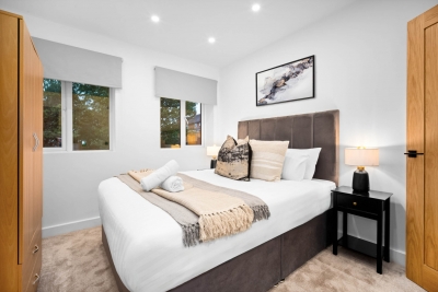 Stylish Four Bedroom House - Garden - Parking
