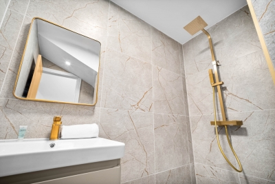 Stylish Four Bedroom House - Garden - Parking