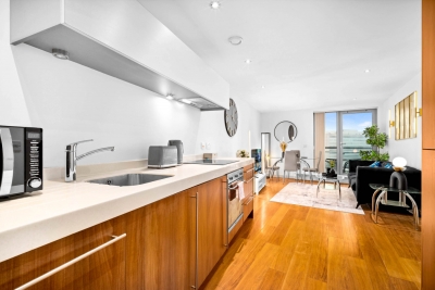 Luxury Apartment - City Centre - Parking - Balcony