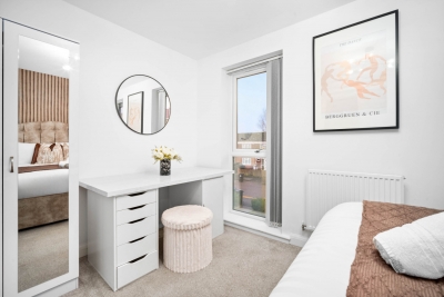 Charming 2-Bedroom Home with Garden & Driveway Parking