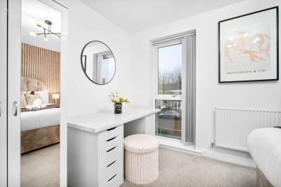 Charming 2-Bedroom Home with Garden & Driveway Parking