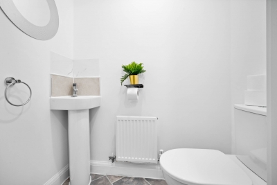 Charming 2-Bedroom Home with Garden & Driveway Parking