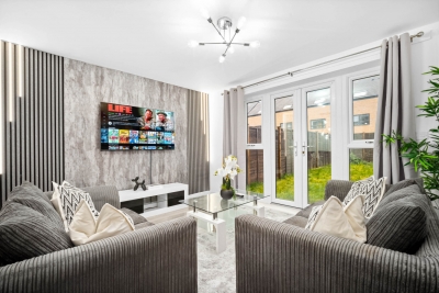 Charming 2-Bedroom Home with Garden & Driveway Parking