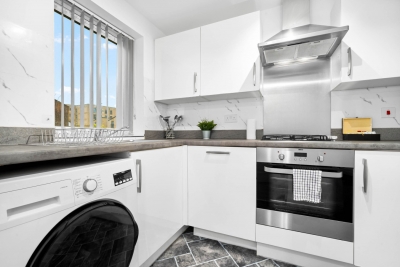 Charming 2-Bedroom Home with Garden & Driveway Parking