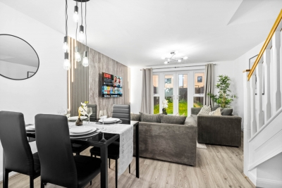 Charming 2-Bedroom Home with Garden & Driveway Parking