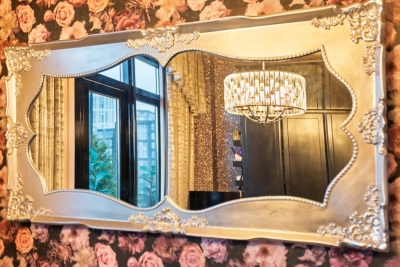 Spacious 2 Bed Apartment with Parking, Balcony & Private Bar Area - Bedroom TV