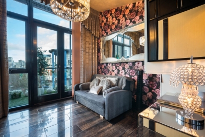 Spacious 2 Bed Apartment with Parking, Balcony & Private Bar Area - Bedroom TV