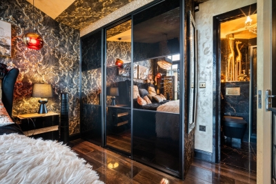 Spacious 2 Bed Apartment with Parking, Balcony & Private Bar Area - Bedroom TV