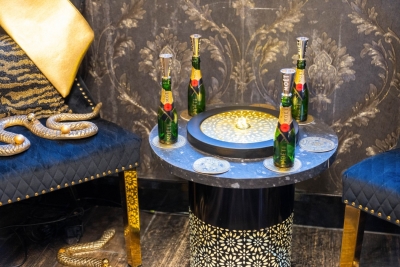 Spacious 2 Bed Apartment with Parking, Balcony & Private Bar Area - Bedroom TV