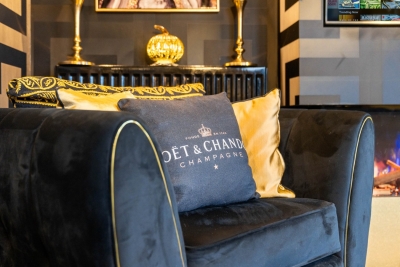 Spacious 2 Bed Apartment with Parking, Balcony & Private Bar Area - Bedroom TV