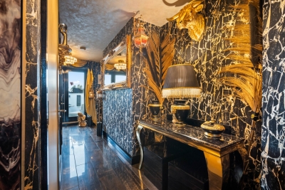 Spacious 2 Bed Apartment with Parking, Balcony & Private Bar Area - Bedroom TV