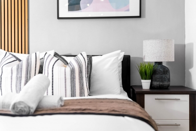 City Centre Apartment - Balcony - On Street Parking - Smart Tv & Neflix