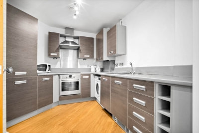 City Centre Apartment - Balcony - On Street Parking - Smart Tv & Neflix