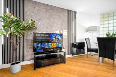 City Centre Apartment - Balcony - On Street Parking - Smart Tv & Neflix