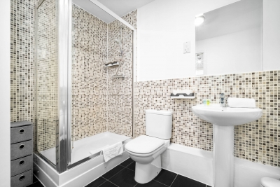 City Centre Apartment - Balcony - On Street Parking - Smart Tv & Neflix