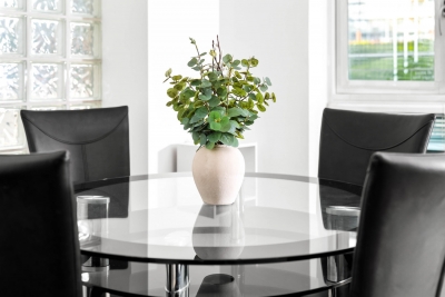 City Centre Apartment - Balcony - On Street Parking - Smart Tv & Neflix
