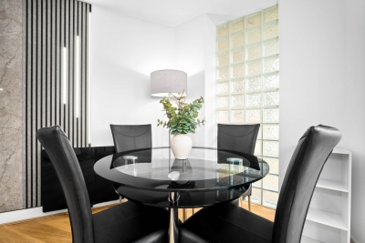 City Centre Apartment - Balcony - On Street Parking - Smart Tv & Neflix