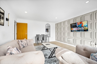 Stylish Two Bedroom Apartment - City Centre - Netflix