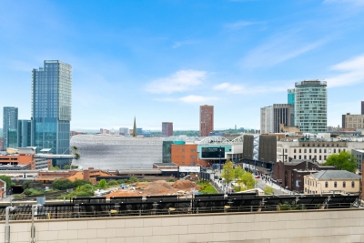 Luxe Two Bed Apartment - City Centre - Balcony & Parking
