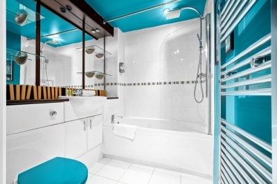 Luxe Two Bed Apartment - City Centre - Balcony & Parking