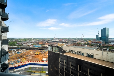 Luxe Two Bed Apartment - City Centre - Balcony & Parking