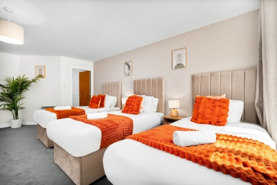 Luxury Apartment - Sleeps 4 - City Centre - Parking