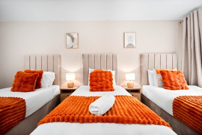 Luxury Apartment - Sleeps 4 - City Centre - Parking