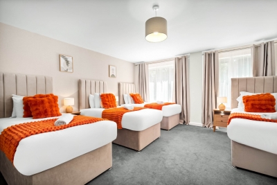 Luxury Apartment - Sleeps 4 - City Centre - Parking