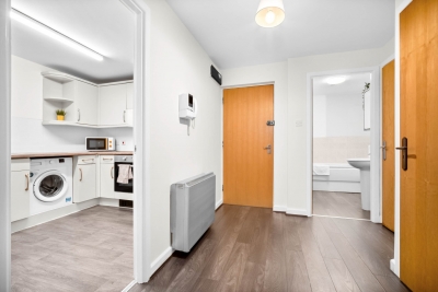 Luxury Apartment - Sleeps 4 - City Centre - Parking