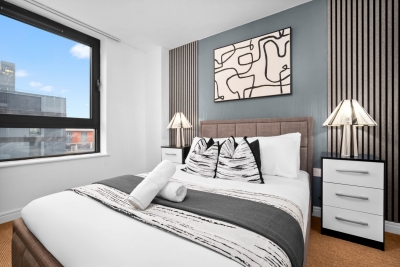 Luxe Apartment - City Centre - Balcony & Parking
