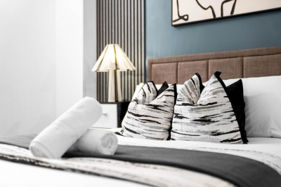 Luxe Apartment - City Centre - Balcony & Parking