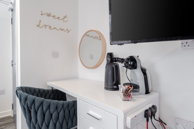 Regent Rd | Mini Fridge | Work Desk | Parking