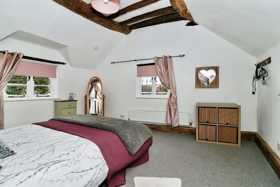 2 Bed cottage beautiful setting walk to Ironbridge