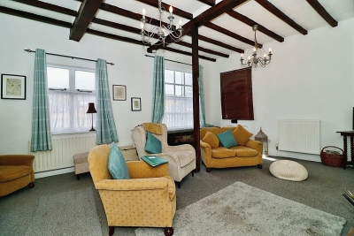 2 Bed cottage beautiful setting walk to Ironbridge